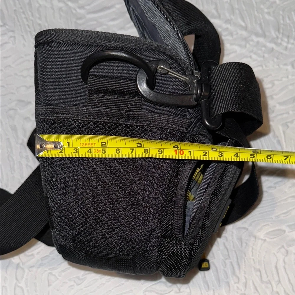 Ruggard Hunter 25 DSLR Holster Bag.EUC